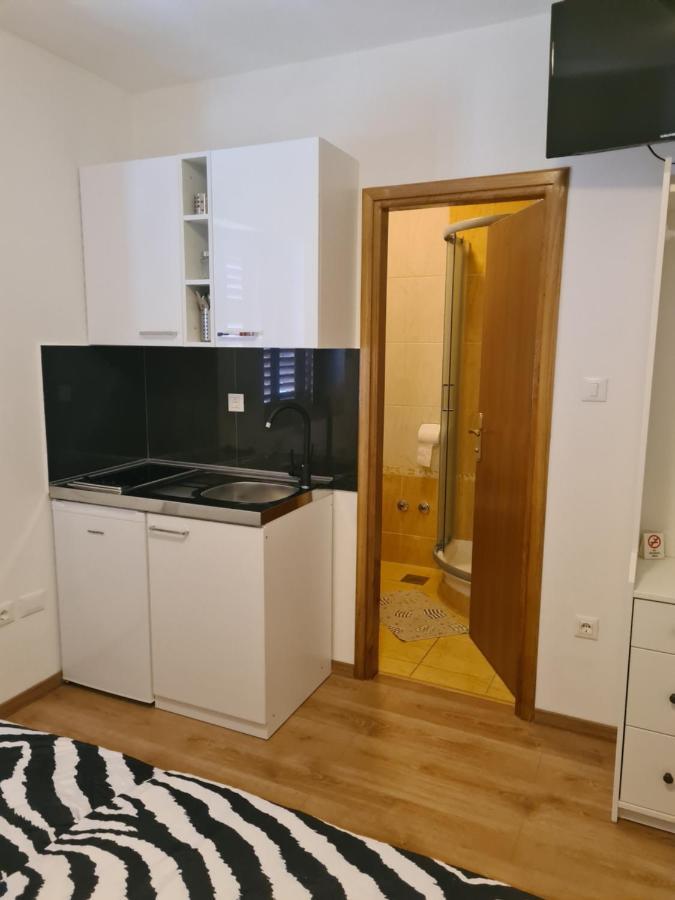 Petrovic Apartment *