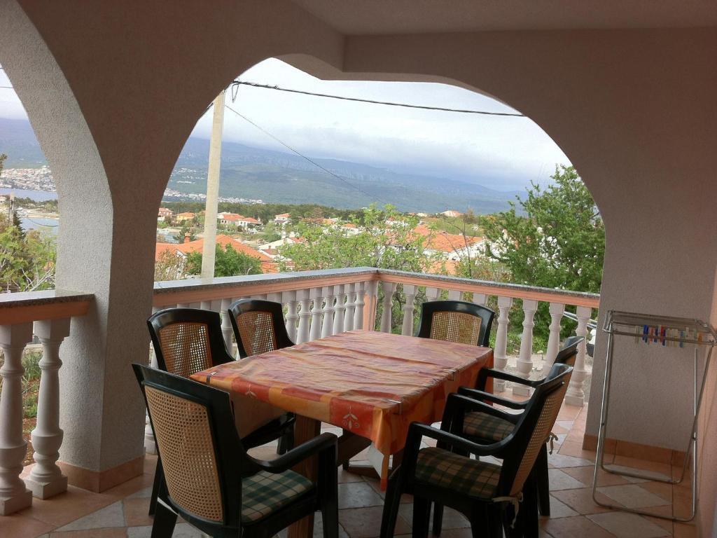 Petrovic Apartment Silo (Krk)